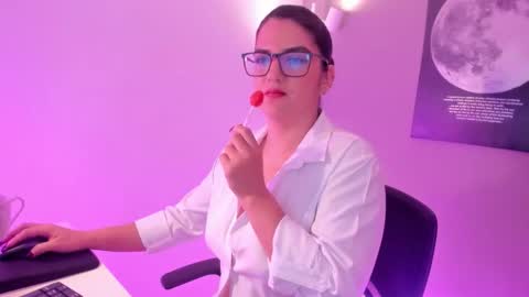 VALEN VEGA online show from 1, 2, 2026