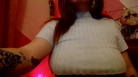 Snapshot of valeri_cove chatting on 5, 7, 2026 Valeri Cove online show from 5, 7, 2026