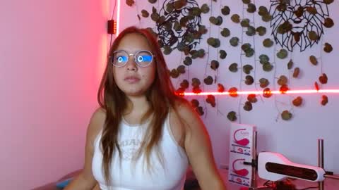 Snapshot of valeria_cherry chatting on 5, 12, 2024 valeria online show from 5, 12, 2024