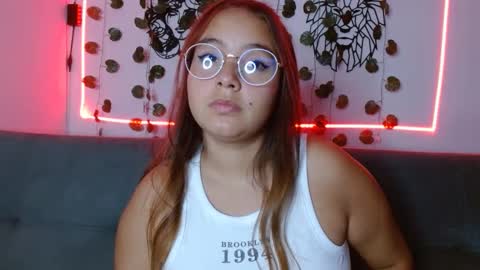 Snapshot of valeria_cherry chatting on 12, 1, 2025 valeria online show from 12, 1, 2025