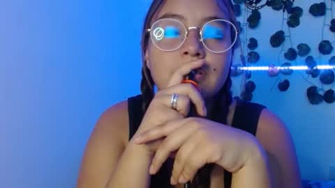 Snapshot of valeria_cherry chatting on 19, 1, 2025 valeria online show from 19, 1, 2025