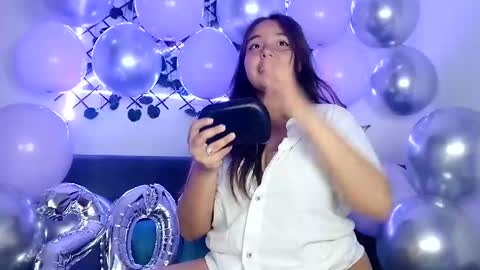 Snapshot of valeria_cherry chatting on 8, 3, 2025 valeria online show from 8, 3, 2025