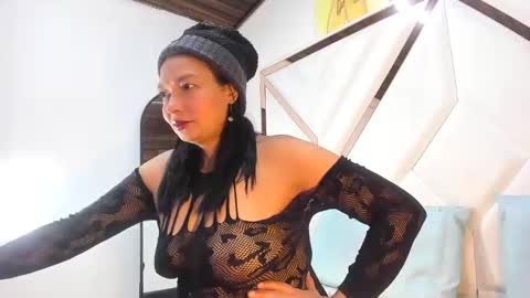 valeria_gil_ online show from 28, 4, 2026