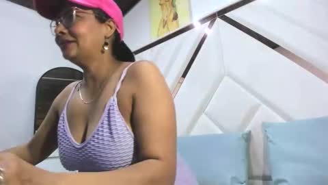 valeria_gil_ online show from 29, 4, 2026