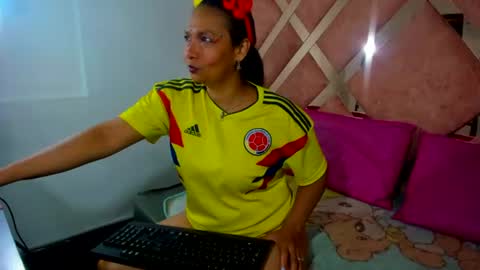 valeria_gil_ online show from 23, 6, 2026
