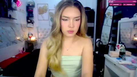 Snapshot of valeria_nikia chatting on 19, 10, 2025 VALERIA online show from 19, 10, 2025