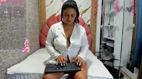 Snapshot of valeria_rivera1 chatting on 21, 7, 2026 Costume lover online show from 21, 7, 2026