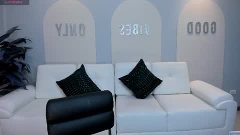 Snapshot of valeriaroldanx chatting on 24, 6, 2026 Valeria online show from 24, 6, 2026