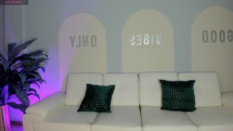 Snapshot of valeriaroldanx chatting on 1, 7, 2026 Valeria online show from 1, 7, 2026