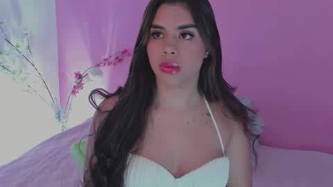 Snapshot of valeriaruiz_1 chatting on 9, 10, 2025 Valeria online show from 9, 10, 2025