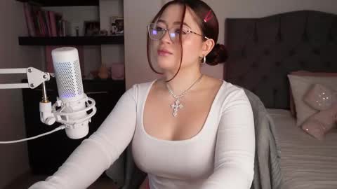 Snapshot of valerie07 chatting on 6, 11, 2025 valerie07 online show from 6, 11, 2025