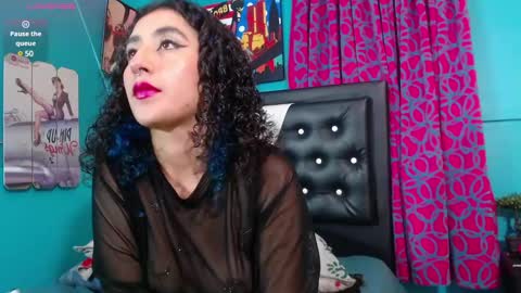 Snapshot of valerie_mase chatting on 6, 1, 2025 vale online show from 6, 1, 2025