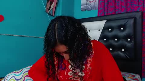 Snapshot of valerie_mase chatting on 10, 9, 2025 vale online show from 10, 9, 2025