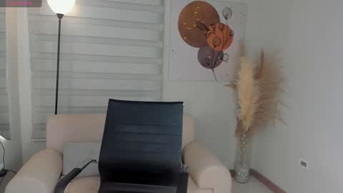 Snapshot of valerieaustin chatting on 15, 1, 2025  call me Val  online show from 15, 1, 2025