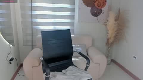 Snapshot of valerieaustin chatting on 15, 1, 2025  call me Val  online show from 15, 1, 2025