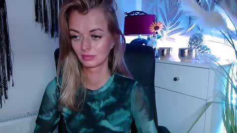 Snapshot of valerieluvsugar chatting on 28, 12, 2024 Valerie online show from 28, 12, 2024