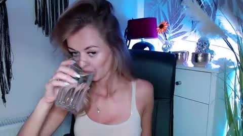 Snapshot of valerieluvsugar chatting on 4, 2, 2025 Valerie online show from 4, 2, 2025