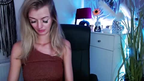 Snapshot of valerieluvsugar chatting on 11, 2, 2025 Valerie online show from 11, 2, 2025