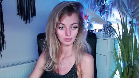 Snapshot of valerieluvsugar chatting on 24, 2, 2025 Valerie online show from 24, 2, 2025