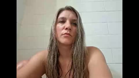 Snapshot of valerierayne13 chatting on 21, 12, 2025 ValerieRayne online show from 21, 12, 2025