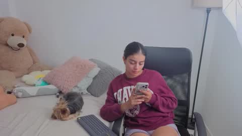 Juli C online show from 6, 11, 2025