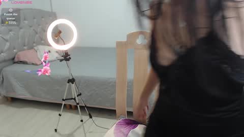 Snapshot of valery_alejo chatting on 19, 12, 2024 valeria online show from 19, 12, 2024