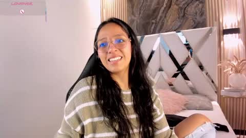Snapshot of valery_wang chatting on 30, 4, 2026 Val online show from 30, 4, 2026