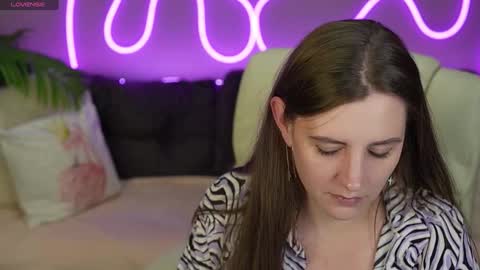 V A L E R Y  M U R online show from 14, 10, 2025