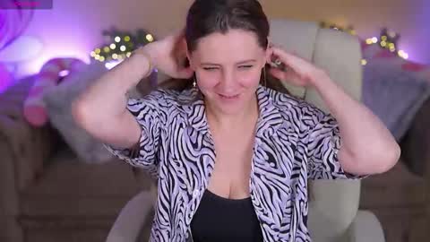 V A L E R Y  M U R online show from 5, 1, 2026