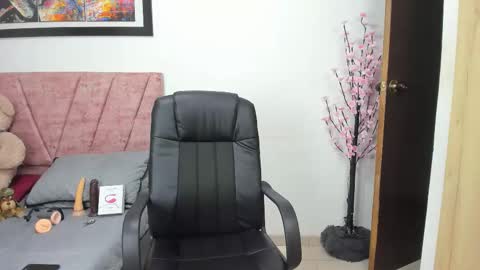 Snapshot of valeryn69_ chatting on 3, 11, 2025 Valery online show from 3, 11, 2025