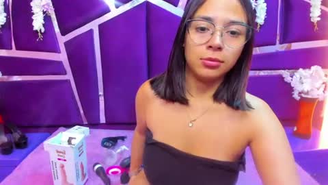 Snapshot of valerysweety__ chatting on 7, 7, 2026 ValerySweety online show from 7, 7, 2026