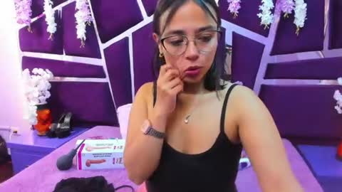 Snapshot of valerysweety__ chatting on 8, 7, 2026 ValerySweety online show from 8, 7, 2026