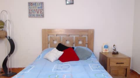 Snapshot of valesantodomingo chatting on 12, 9, 2025 Sofia online show from 12, 9, 2025