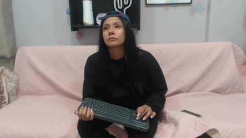 valevicious online show from 25, 1, 2025