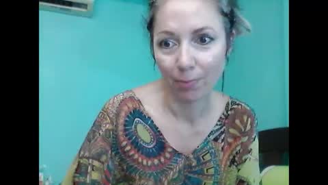 Snapshot of valleriwind chatting on 3, 2, 2025 ValleriWind online show from 3, 2, 2025