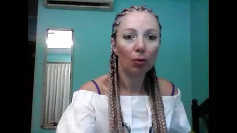 Snapshot of valleriwind chatting on 6, 2, 2025 ValleriWind online show from 6, 2, 2025