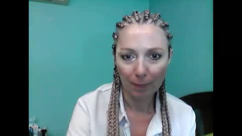 Snapshot of valleriwind chatting on 7, 2, 2025 ValleriWind online show from 7, 2, 2025