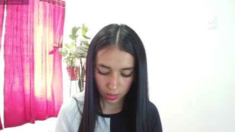 Snapshot of vallery_evanss chatting on 6, 2, 2025 Taty independent account online show from 6, 2, 2025