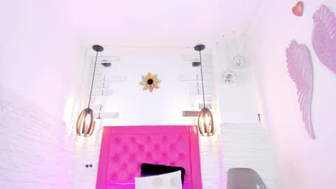 Vallolet Peach  online show from 14, 2, 2025