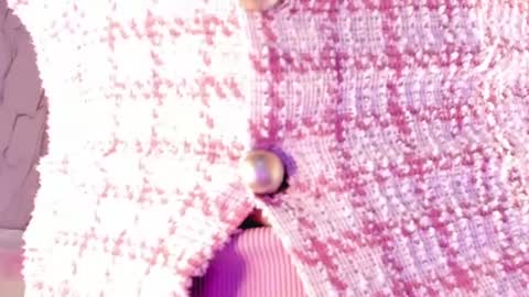 Vallolet Peach  online show from 7, 7, 2026