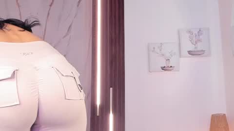 Vallolet Peach  online show from 16, 7, 2026