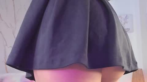 Vallolet Peach  online show from 19, 7, 2026