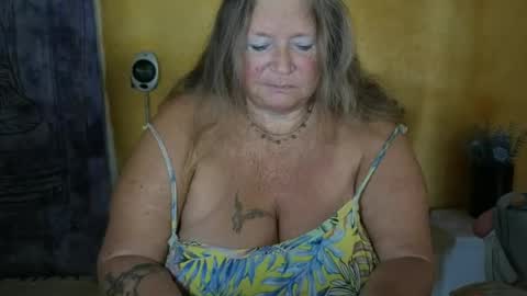 Snapshot of vampwoman chatting on 25, 6, 2026 vampwoman online show from 25, 6, 2026