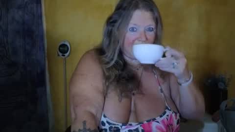 Snapshot of vampwoman chatting on 28, 6, 2026 vampwoman online show from 28, 6, 2026