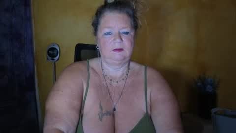Snapshot of vampwoman chatting on 21, 7, 2026 vampwoman online show from 21, 7, 2026