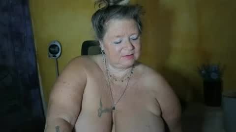 Snapshot of vampwoman chatting on 24, 7, 2026 vampwoman online show from 24, 7, 2026
