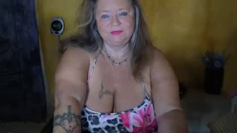 Snapshot of vampwoman chatting on 28, 7, 2026 vampwoman online show from 28, 7, 2026