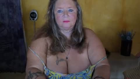 Snapshot of vampwoman chatting on 28, 7, 2026 vampwoman online show from 28, 7, 2026
