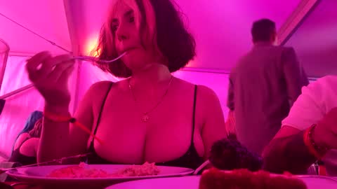 vanessa online show from 23, 4, 2026