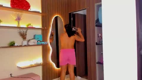 Snapshot of vane_lips chatting on 27, 7, 2026 V A N E online show from 27, 7, 2026